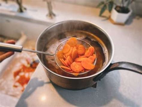 How to Make Dehydrated Carrots (EASY!)