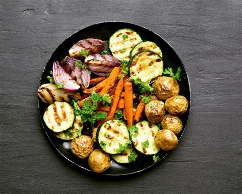 How to plate roasted vegetables for visual appeal and maximum flavor?