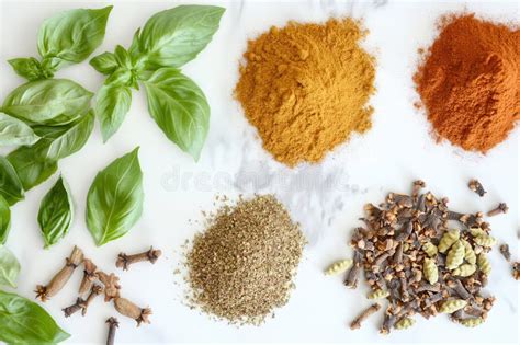 How do foodies keep fresh herbs vibrant for visually stunning dishes?