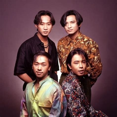 Beyond reviews: How to find visually stunning, authentic foodie spots?