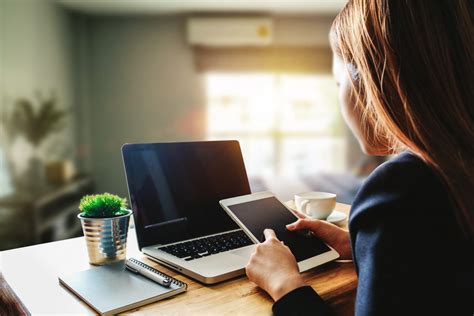 Best way to keep fresh herbs vibrant for longer, enhancing visual appeal & flavor?