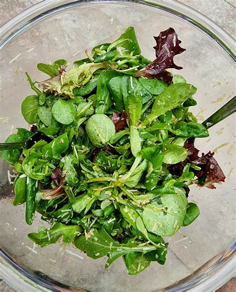 Leafy Green Salad with Parmesan & Balsamic Dressing - It's Food o'Clock