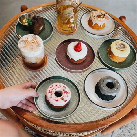 What’s your secret for finding visually stunning, authentic local food gems on adventures?