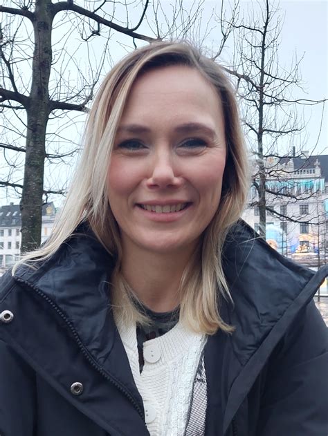 What’s your secret to finding authentic, visually stunning local eats abroad?