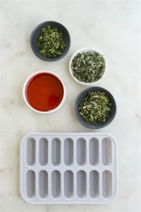 How to Make Frozen Herb Cubes - It's a Veg World After All®