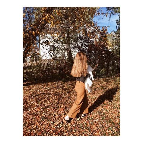 Anna McClurg (@annaallenclothing) on Instagram: “Cat wrangler. 🍂🐈 ...