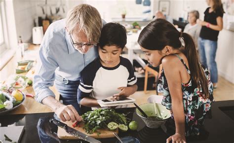 Health Benefits of Cooking Meals at Home | Aetna