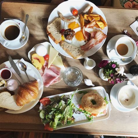 What is Intuitive Eating? - Caitlin Ball