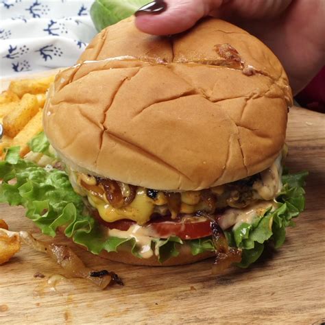 Skillet burger with caramelized onions – Artofit