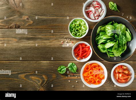 Rustic bowls of vegetables hi-res stock photography and images - Alamy