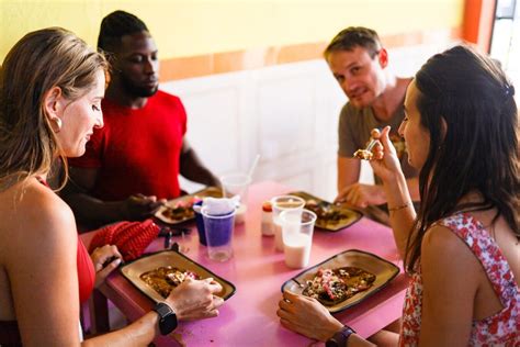 How do real foodies visually spot authentic local food adventures?