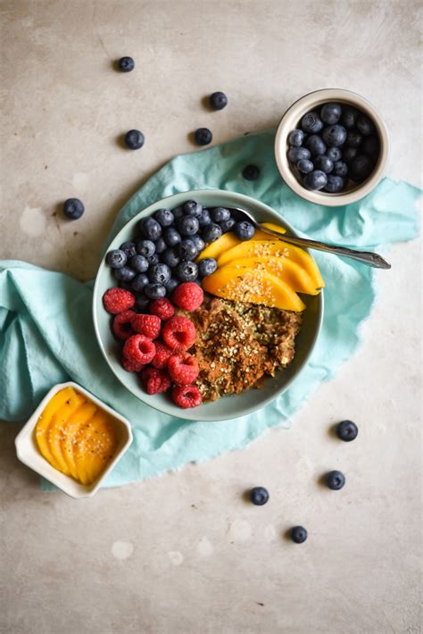 How do real foodies plate healthy, vibrant meals for visual appeal?