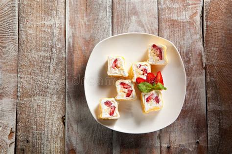 What simple plating techniques make homemade recipes look professionally styled?