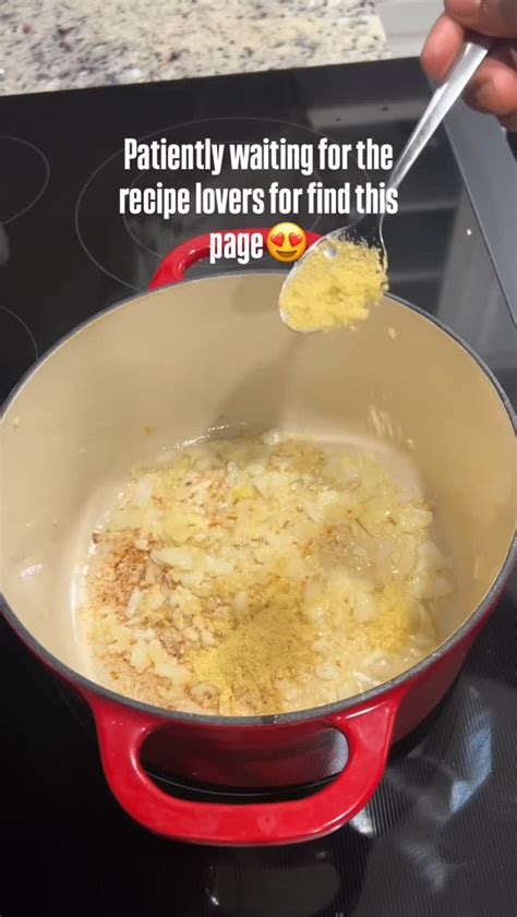 What specific visual bite element makes foodies instantly crave full recipes?