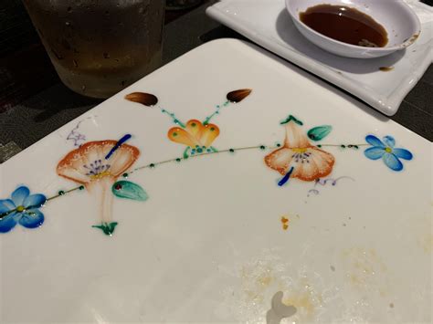 This sauce art on my sushi plate : r/mildlyinteresting
