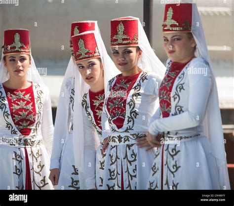 Turkish women wearing traditional clothes. Anatolian dances of Stock ...