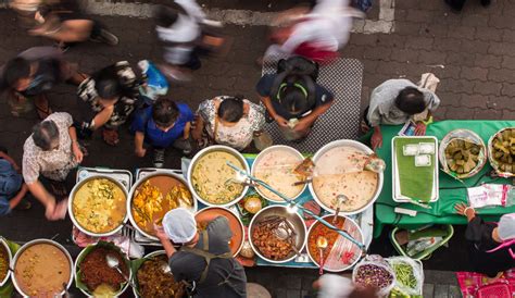 Must-try street food for travelers