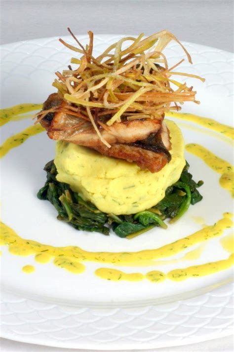 How to plate simple weeknight meals to look gourmet for your food feed?