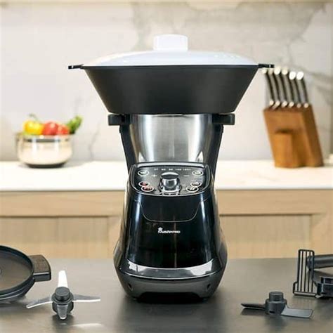 Pro foodies: What visual clues reveal authentic local eatery gems fast?