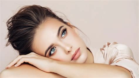 29 Traits Men Find Extremely Attractive and Can't Resist