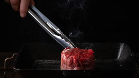Mistakes Everyone Makes When Searing Meat