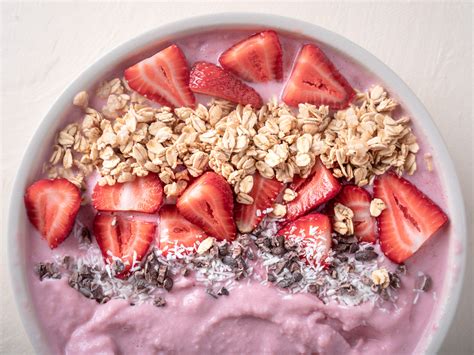 38 Must-Try Toppings for Delicious Smoothie Bowls | The Addy Bean