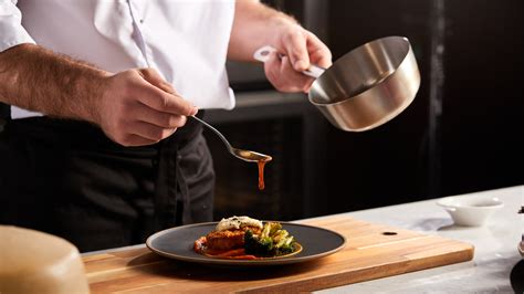 Why Foods Are Plated On A Curve In Fancy Restaurants