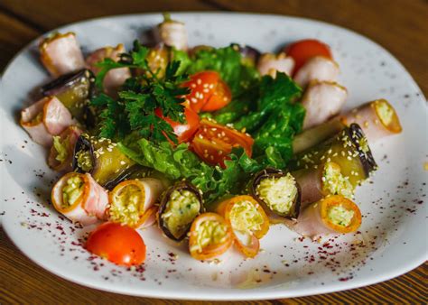 Download Rolled Dish 2560x1440 Food Wallpaper | Wallpapers.com