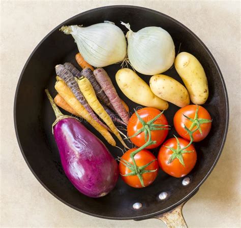 Fresh Roasting Vegetables stock image. Image of healthy - 136987615