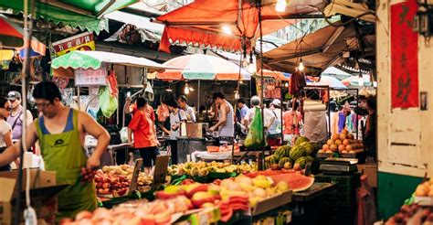 Iconic Food Tour: Local Street Food, Drinks &amp; Sites | GetYourGuide