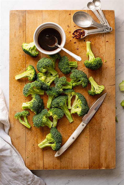 Roasted Broccoli with Peanut Noodles - Vintage Kitty