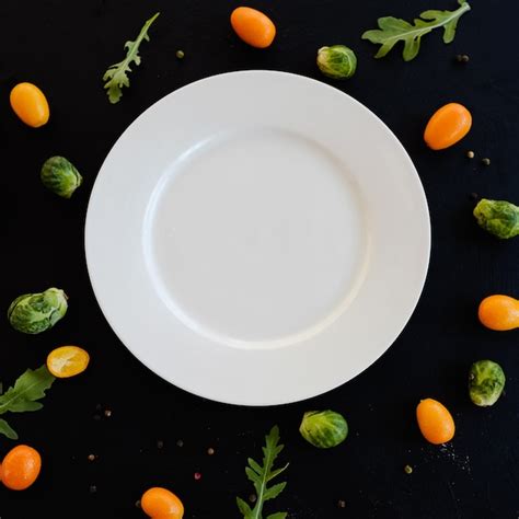 Premium Photo | Negative space plate restaurant crockery