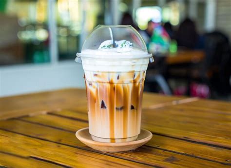 Premium Photo | Vintage dish plate