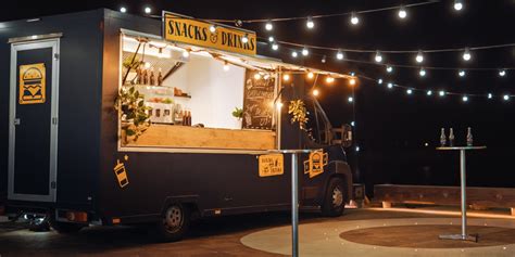 How do real foodies discover visually stunning, authentic local eats?