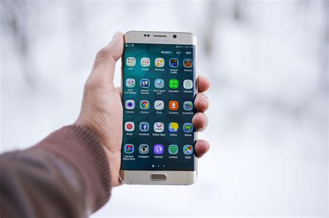 80,000+ Free Phone In Hand &amp; Phone Wallpaper Images - Pixabay