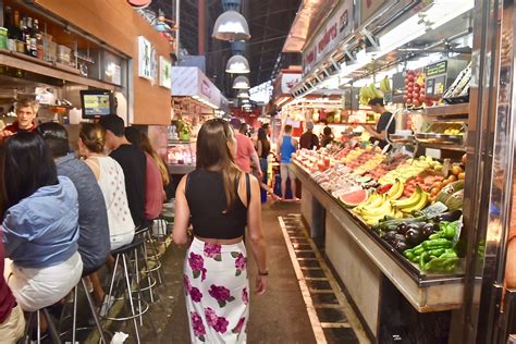 The Ultimate Guide to Eating Healthy While Traveling • B Wild &amp; Free