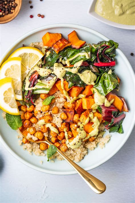 Vegetarian Buddha Bowl (+ Poblano Tahini Sauce!) - Vegetarian 'Ventures