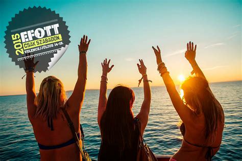 Best way to keep fresh herbs vibrant for visually stunning garnishes?