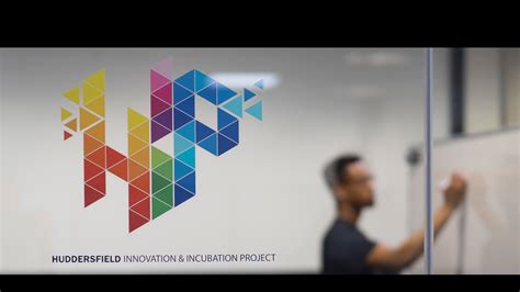 What visual cues do you use to spot authentic local eats & capture their story?