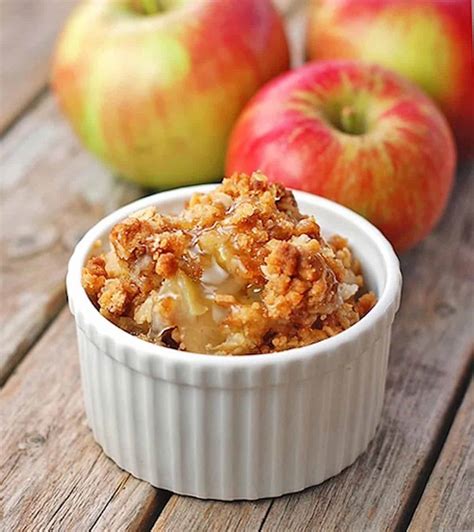 Classic Apple Crisp Recipe - Pinch of Yum