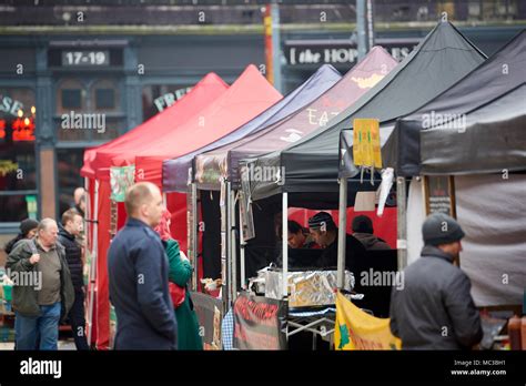 Popup food stalls hi-res stock photography and images - Alamy