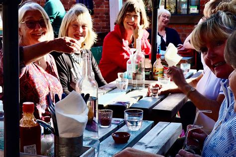 How to find visually stunning, authentic local food adventures for your foodie feed?