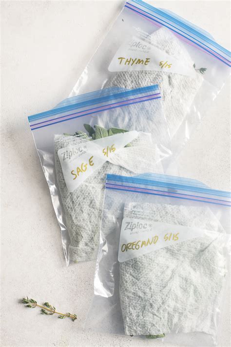 Fresh Herbs Produce Guide - Flavor the Moments