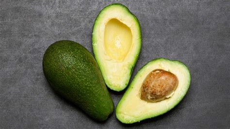 12 Proven Health Benefits of Avocado