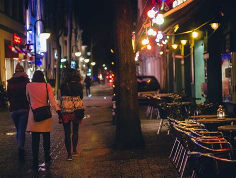 Finding Good Eats: 5 Tips for Locating the Most Authentic Local Food ...