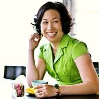 How to find local, photogenic food gems & capture stunning foodie visuals?