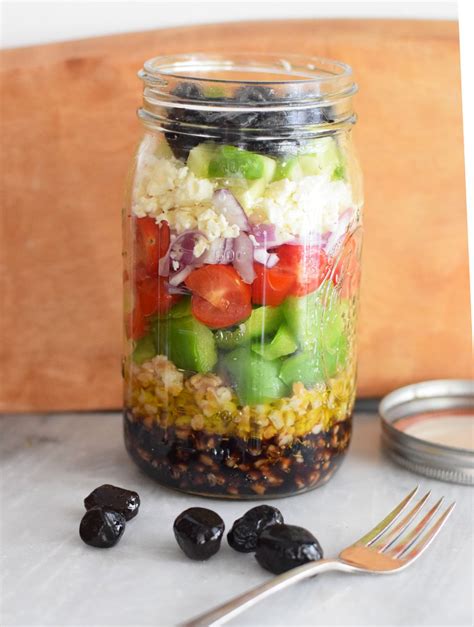 6 Easy and Healthy Mason Jar Salads
