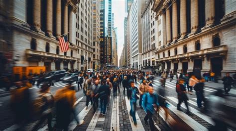 Free Bustling City Street Image | Download at StockCake