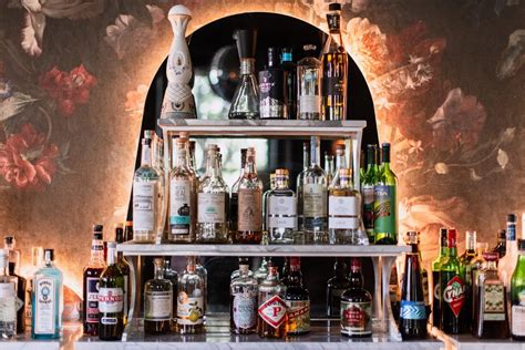 Authentic Restaurant Brands Acquires Tavern in the Square