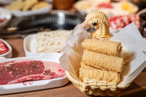 Best visual garnishing techniques to elevate simple recipes visually?